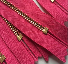 服裝拉鏈一站式解決方案 從定制到批量生產的全方位服務